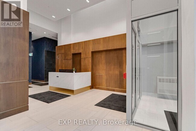 Photo - 2782 Barton St E Unit 902