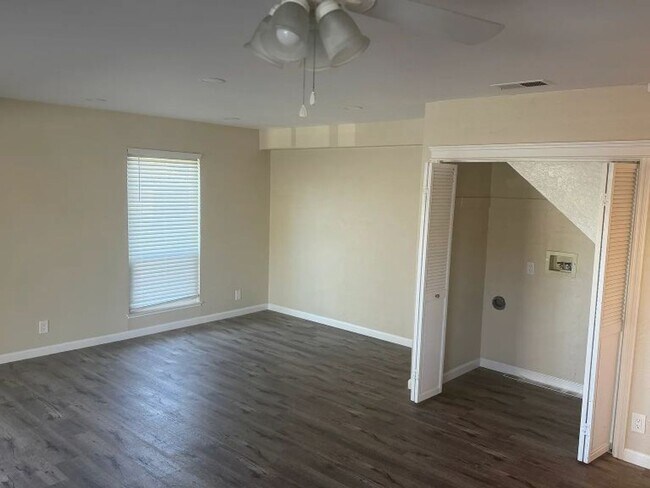 Photo - Lovely and Updated 2 Bedroom Beauty in Ple...