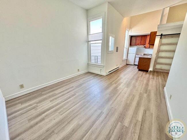 Top Floor Studio Unit in the Heart of the ... - Top Floor Studio Apartment Unit in the Heart of the ... Unit 820 Treat Avenue #5