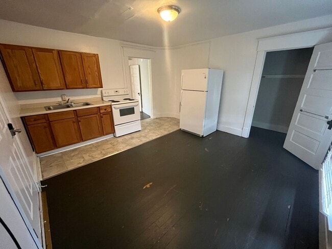 Building Photo - 910 N 9th St Rd Unit 3