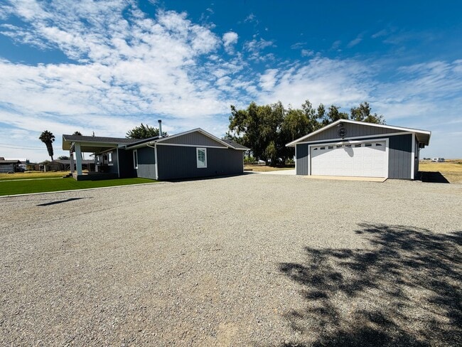 Photo - 11520 State Highway 152