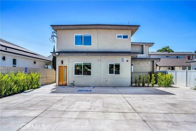 10882 Dora St