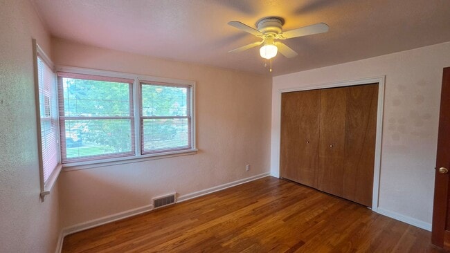 Photo - 511 Livingston St