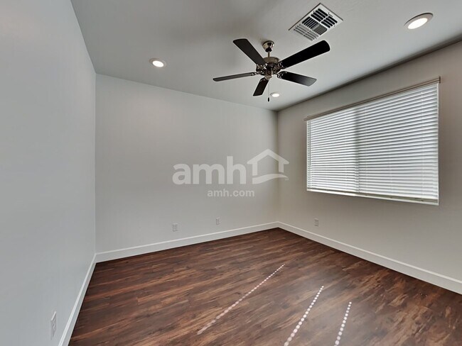 Photo - 17129 Puget Ave