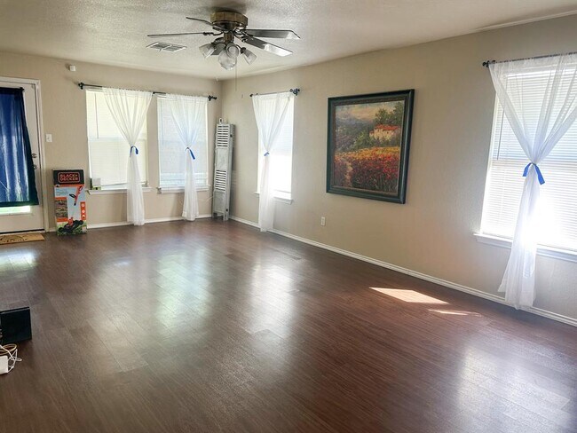 Photo - 1100 Double File Trail