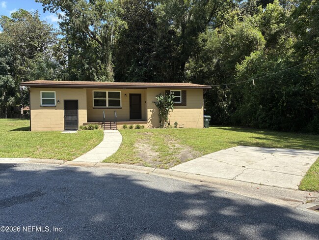 Photo - 645 Allen Ln