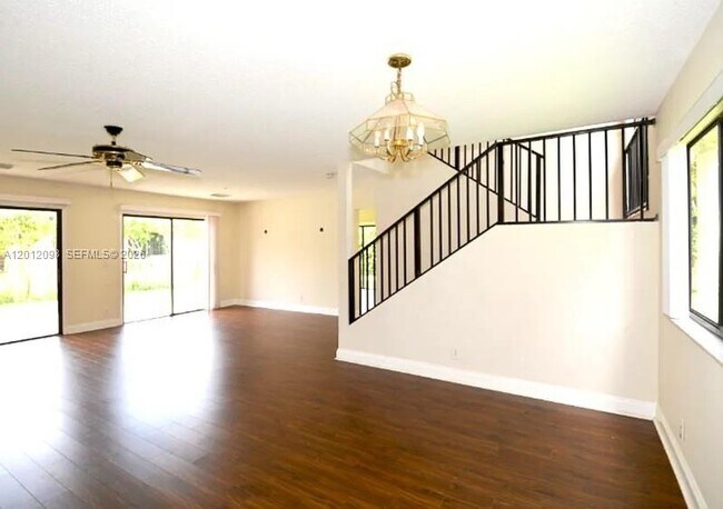 Photo - 587 NW 38th Ave