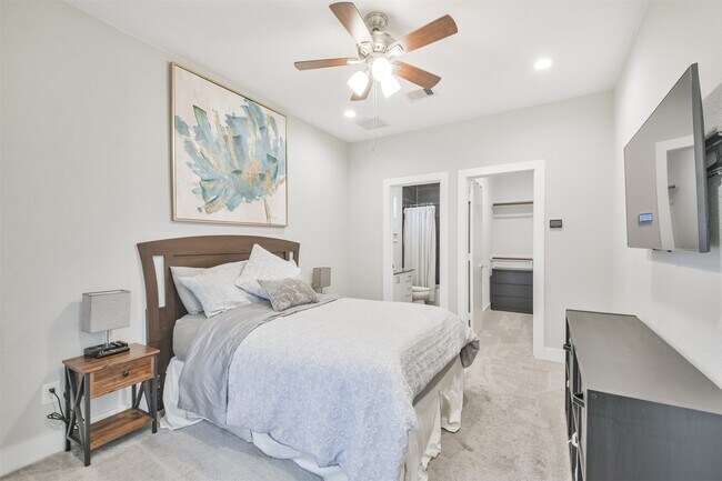 Photo - 8411 Hempstead Rd