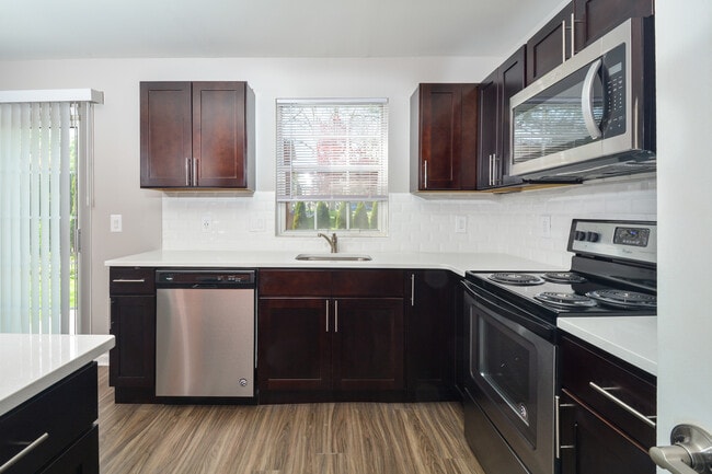 Penn Square - 2 Bedrooms