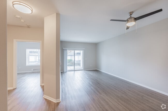 1BR, 1BA - 786SF - River Trail