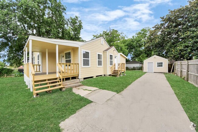 Building Photo - 608 Thomas Ave Rental