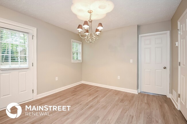 Photo - 220 Carmichael Rd