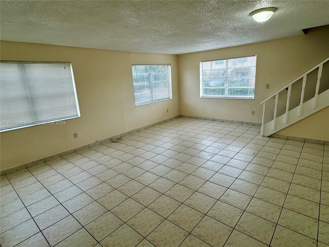 Photo - 1305 W 53rd St Condo Unit 202