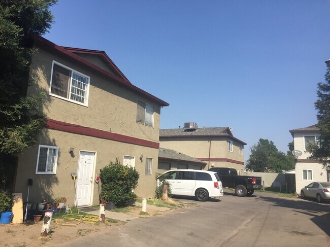 Photo - 3561 Merced Ave Unidad B