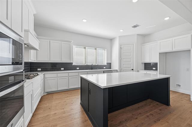 Photo - 513 Fieldstone Ln