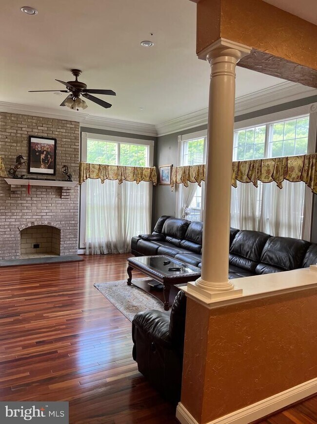 Photo - 3911 Arbor Crest Way