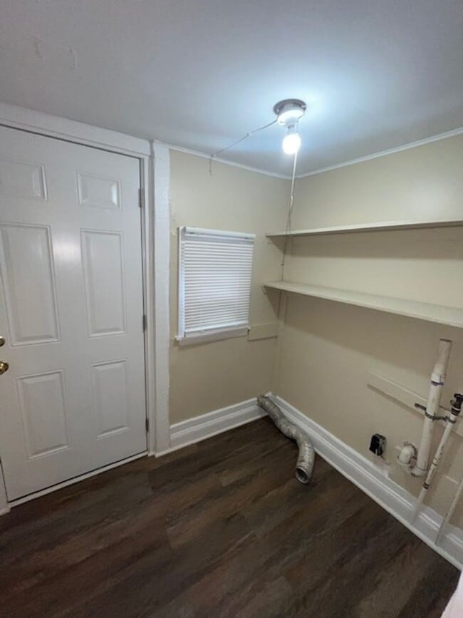 Photo - 704 Watkins St