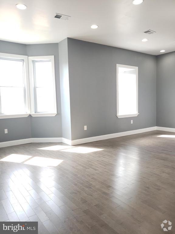 Rentals near Woodland and 42nd Page 5