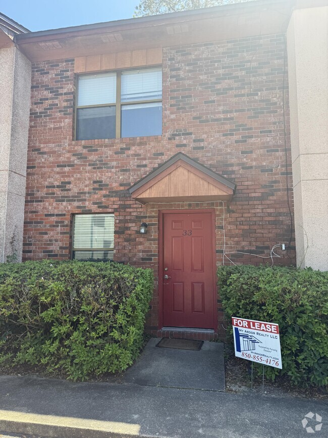 Building Photo - 696 Tyner St Rental