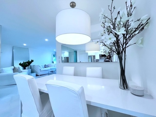 Building Photo - 11645 Montana Ave