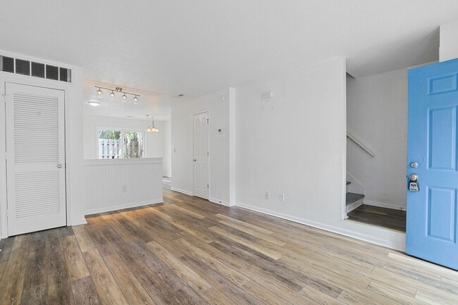 Photo - 2 Bedroom Townhome within Blocks to the Beach
