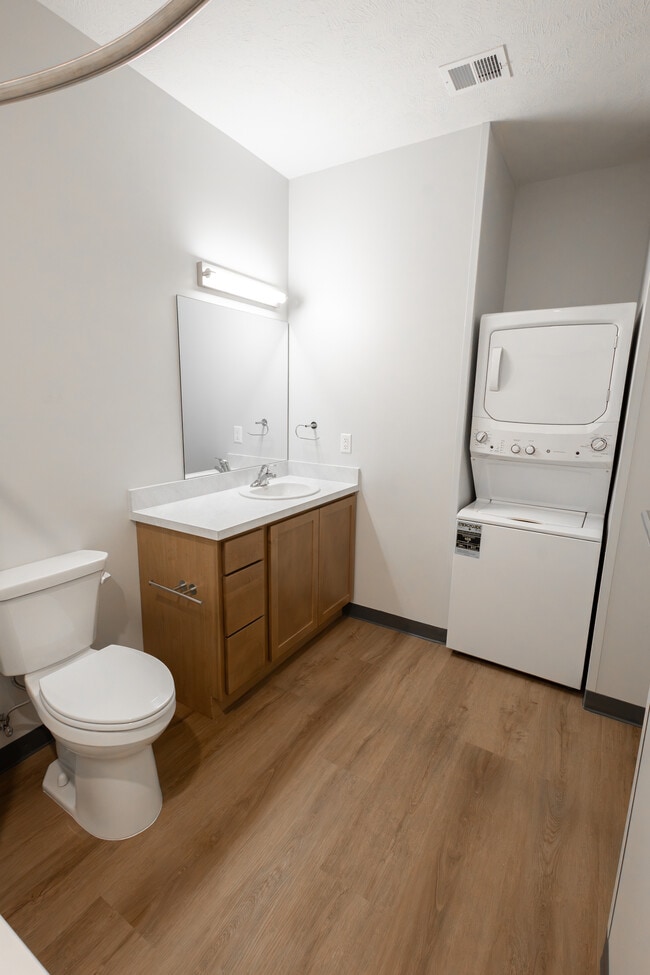 Photo - 611 Carey Ave N