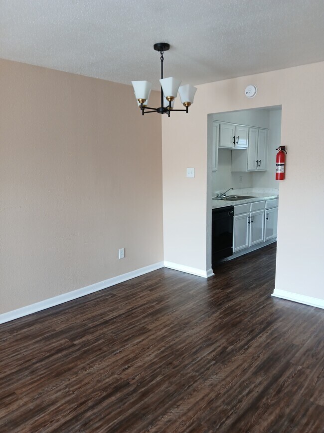 2x1 Kitchen - 74 Lyerly Place Apartments