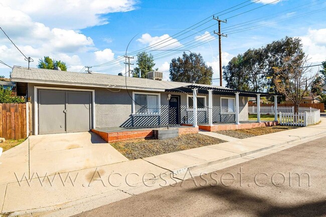 Building Photo - 402 Davis St Unit 1