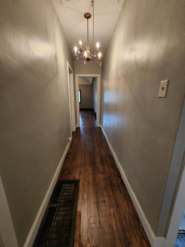 Photo - 1601 Division St