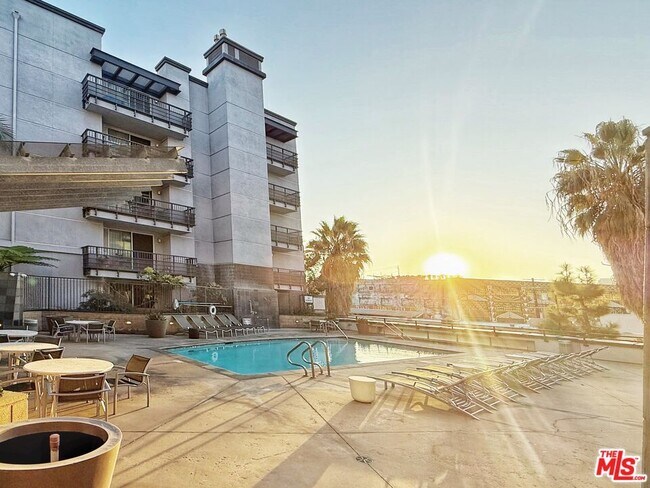 Photo - 629 Traction Ave Unidad 604