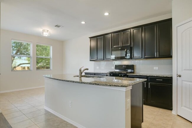 210 Anacua Loop
