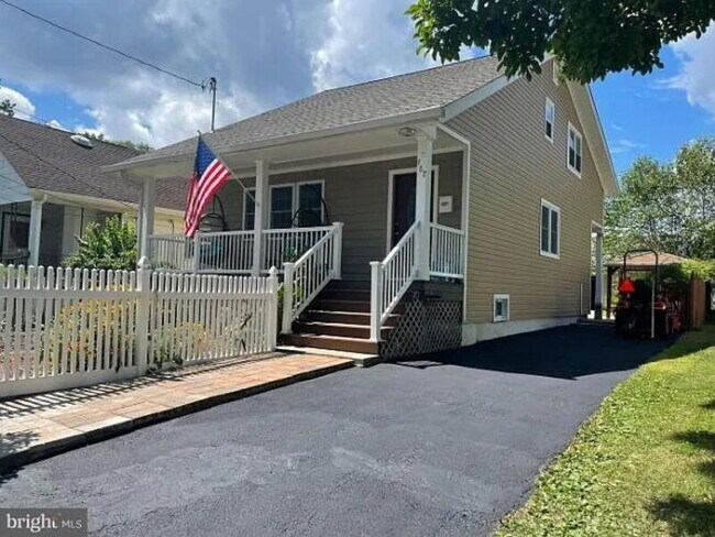 Photo - 487 Walker Ave Unidad Rm 2