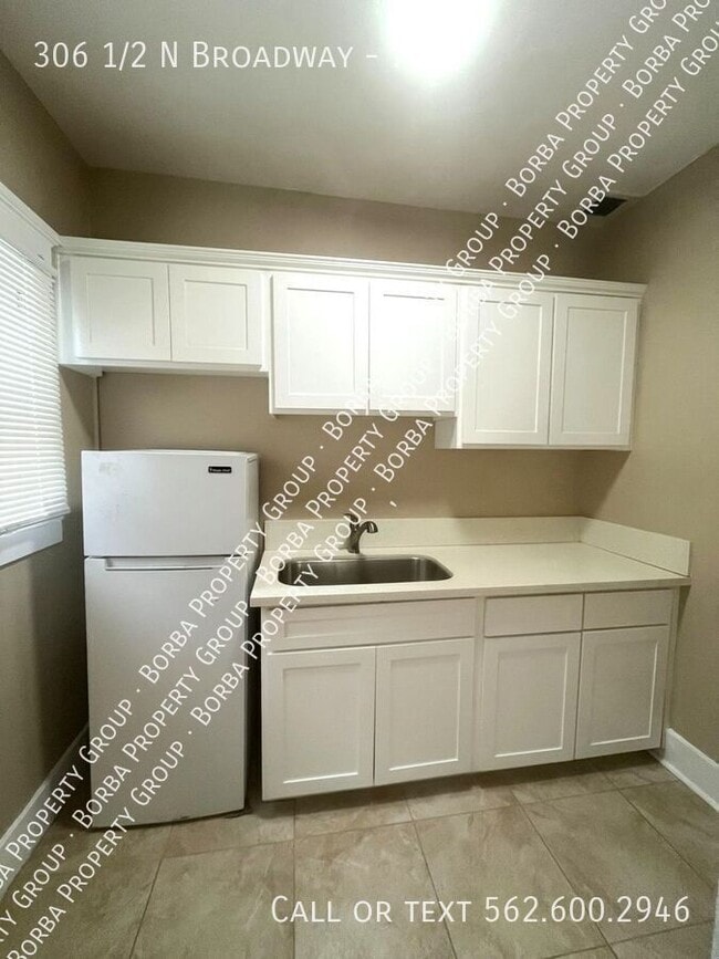 Photo - 306 1/2 N Broadway-7 Unit 7