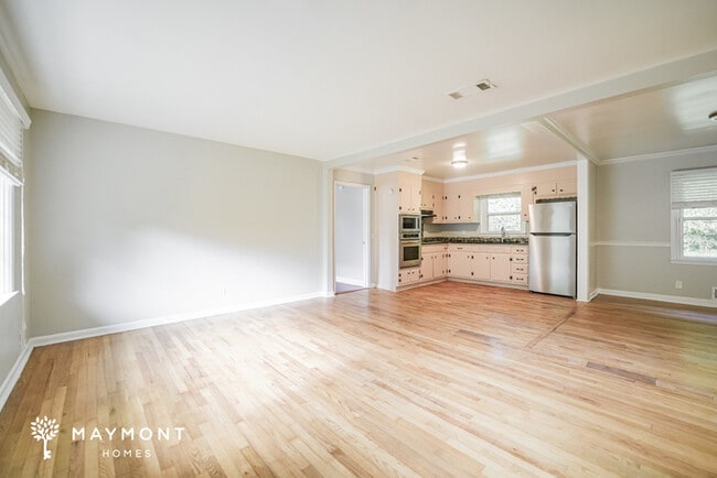 Photo - 6197 Castlewood Dr