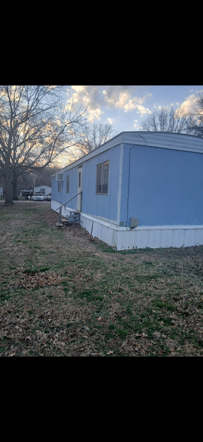 Photo - 704 N Linn St