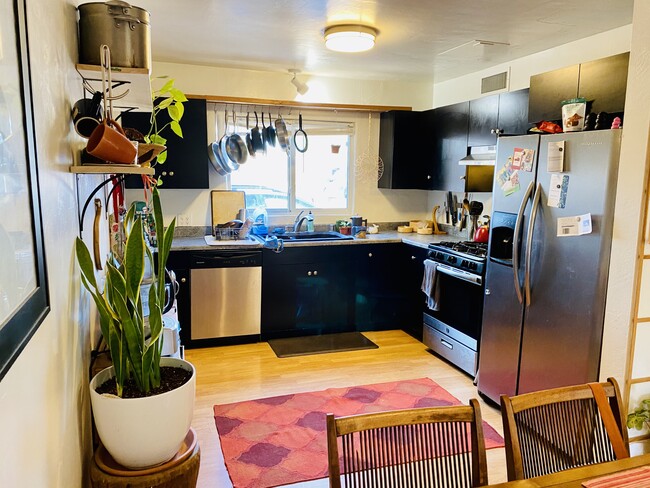 Photo - 2248 Matthew Ave