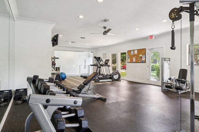 Photo - Lakeside Glen Apartments