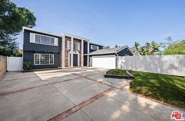 Photo - 6257 Lindley Ave
