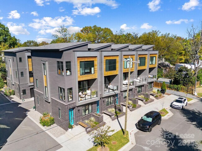 Photo - 3301 Spencer St