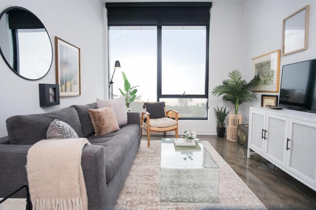 Photo - 1461 S Racine Ave