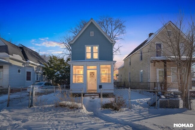 Building Photo - 920 S Matthew St