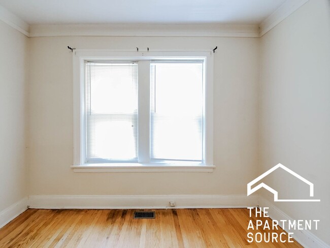 Photo - 1904 W Winnemac Ave Unit 1