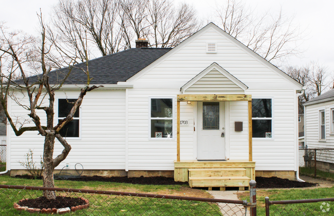 Building Photo - 2 bedroom Single home