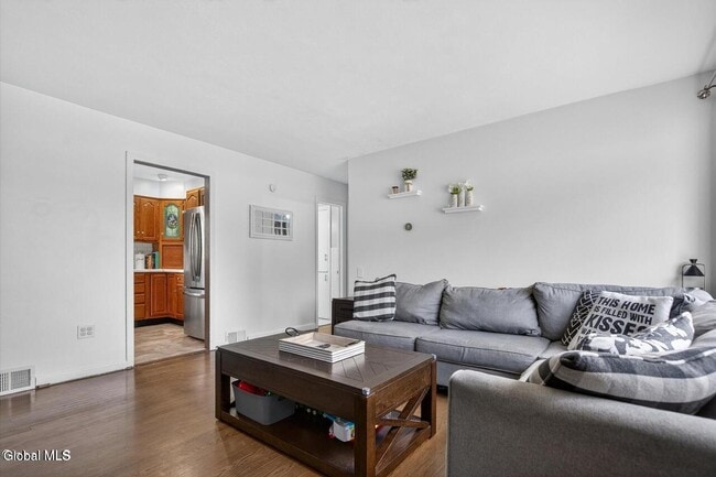 Photo - 1321 W High St