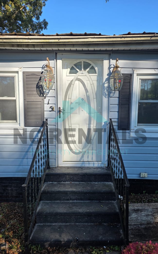 Photo - 715 3rd Ave
