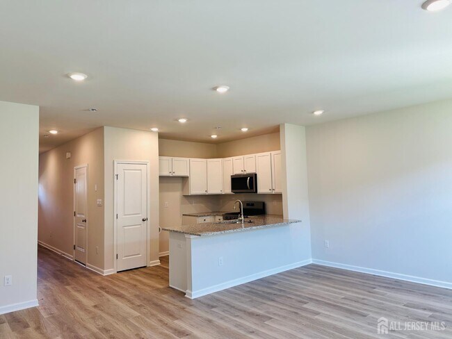 Photo - 8 Elenor Ln