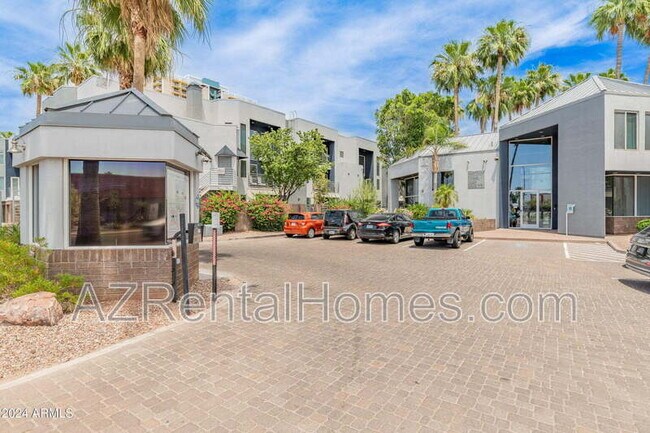 Photo - 3633 N 3rd Ave Unidad 2025