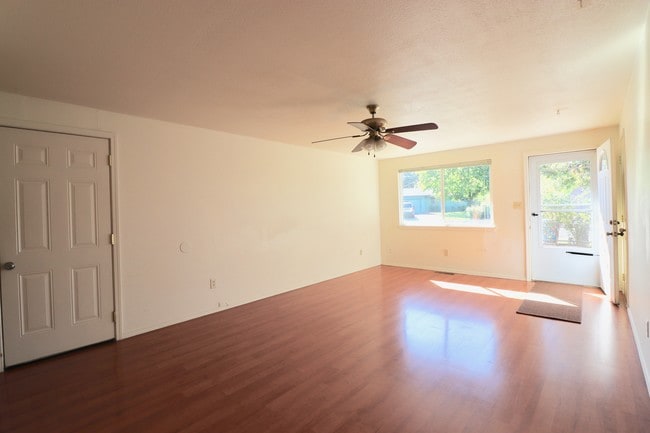 Photo - 204 Gibson St Unidad A