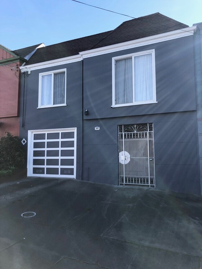 Photo - 2733 Ortega St Unit A