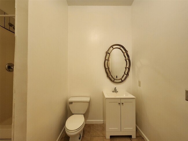 Photo - 5027 Creekmont Dr Unit A